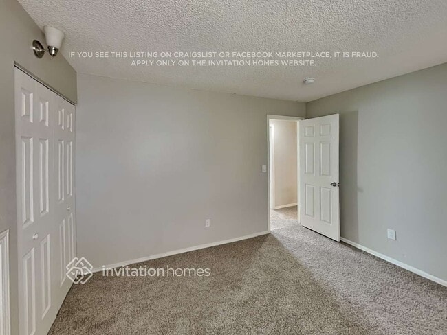 Building Photo - 1827 S Genoa St