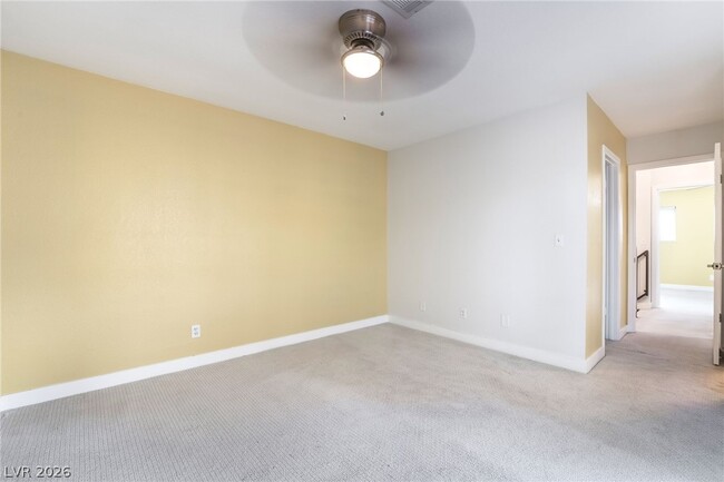 Building Photo - 3949 S Torrey Pines Dr