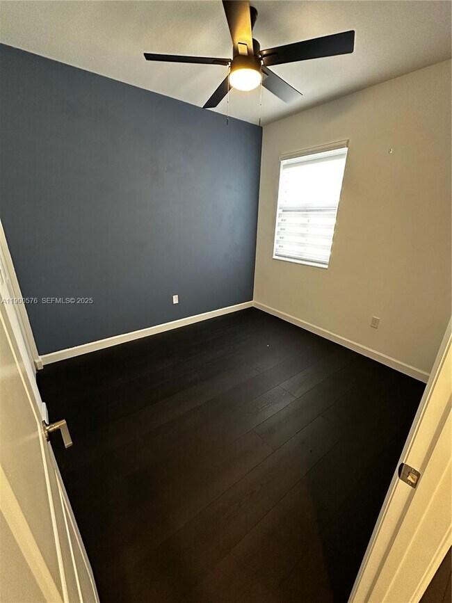 Building Photo - 10164 SW 231st Ln