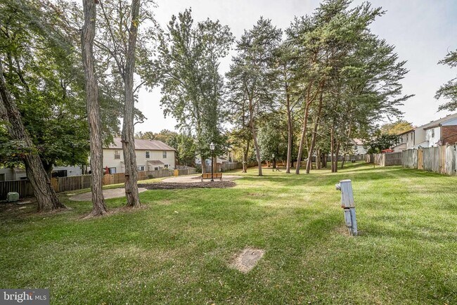 Building Photo - 5759 Independence Cir