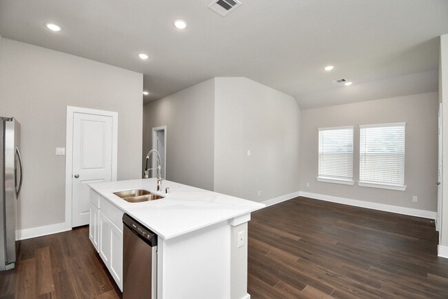 Building Photo - Elm