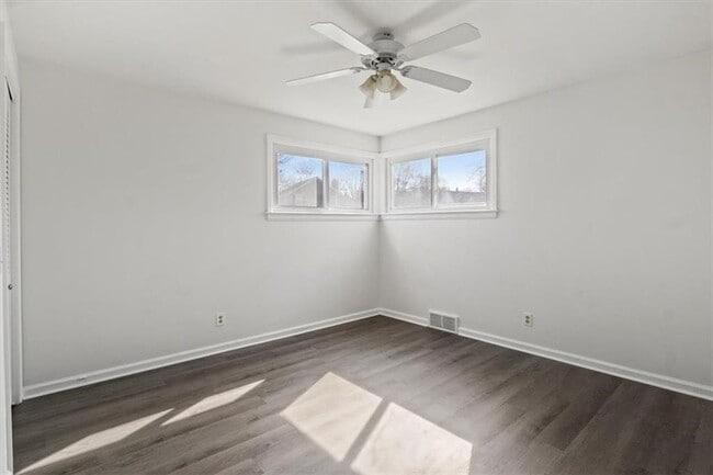 Building Photo - 45 Marsden Rd