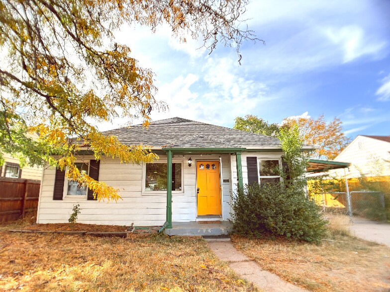 Building Photo - 1735 Yosemite St