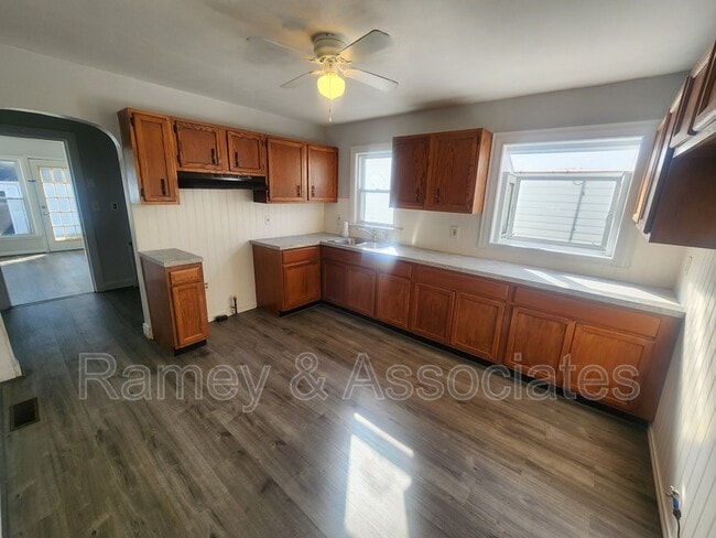 Building Photo - 4401 Bellevue Ave