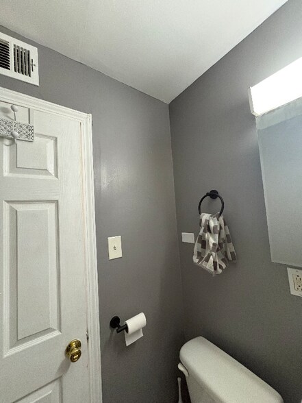 Building Photo - 129 Elmwood Ave