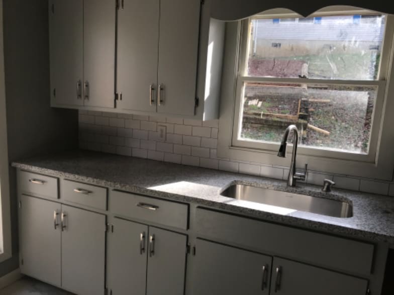 Building Photo - 300 N Hampton Rd