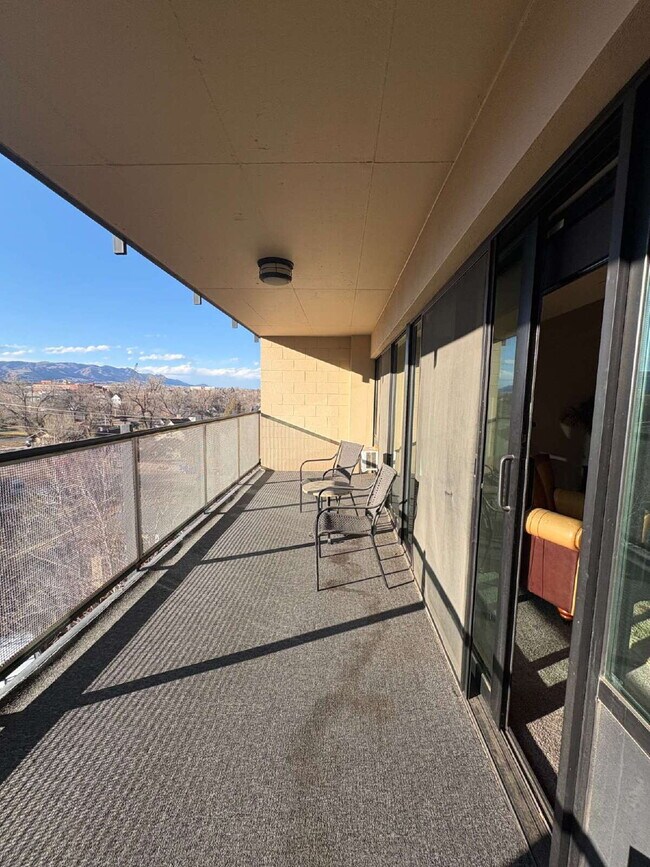 Building Photo - 1 bedroom Utilities Included - Downtown Citywalk