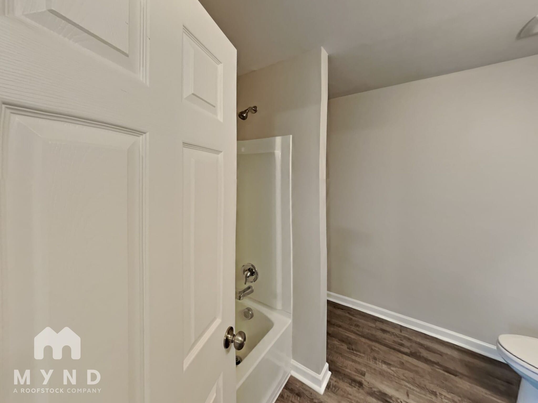 Building Photo - 245 Americana Dr