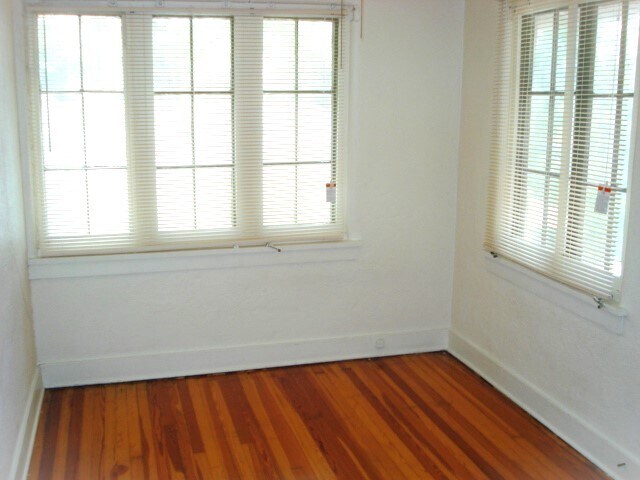 Building Photo - 616 E New Haven Ave