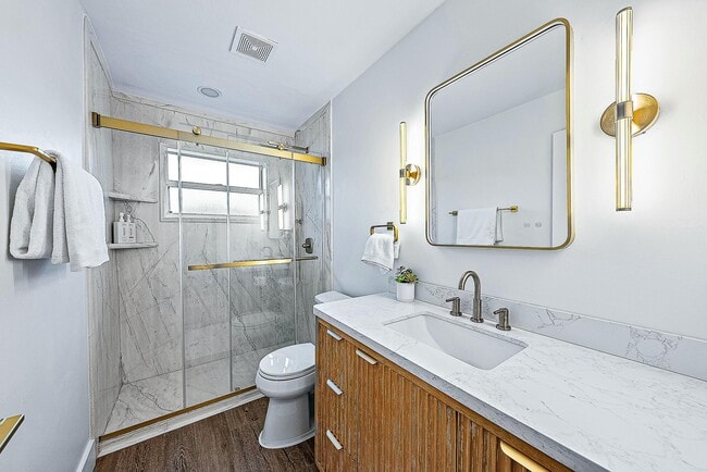 Building Photo - 15415 Alexander Run