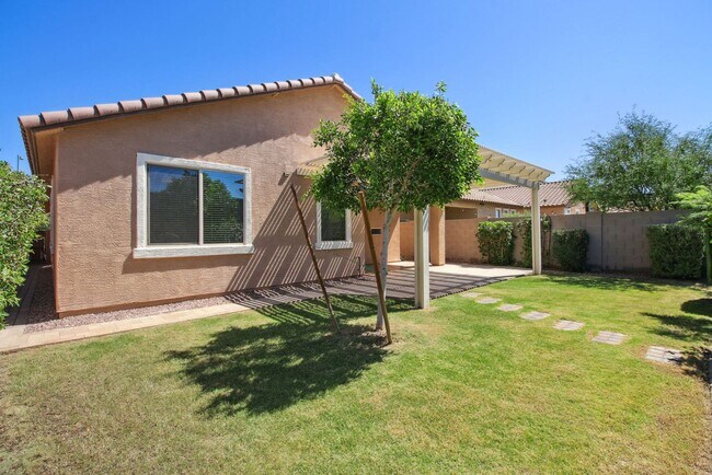 Building Photo - 4 Bedroom single family home in Phoenix