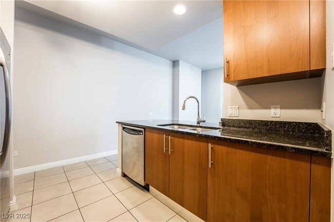Building Photo - 200 W Sahara Ave