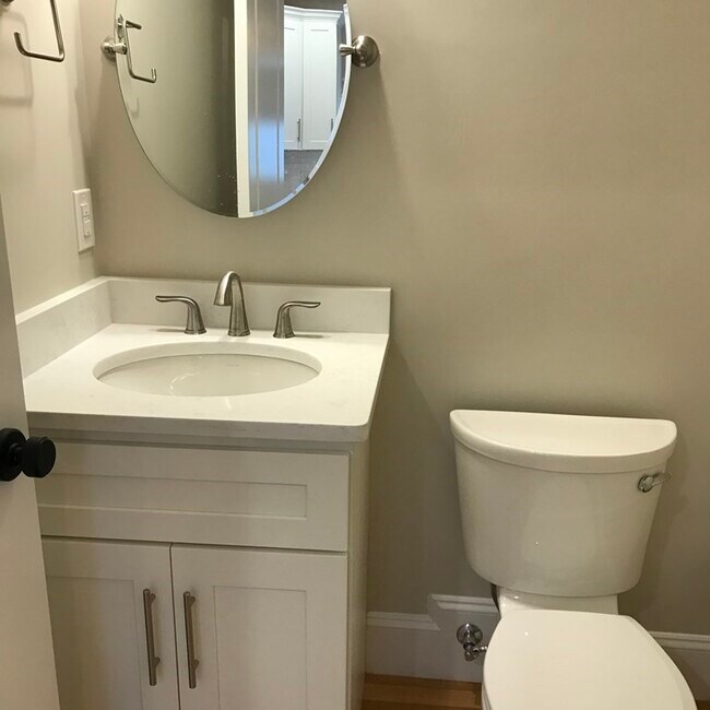 Building Photo - 33 Melbourne Ave