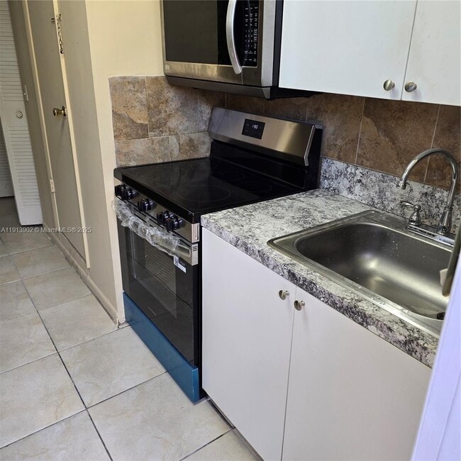 Building Photo - 12900 SW 81st St