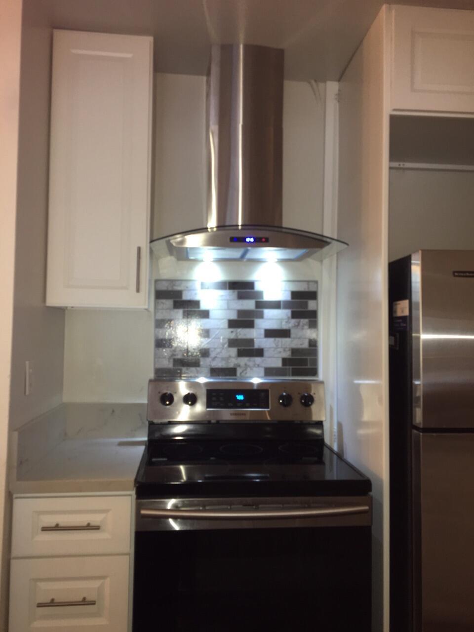 Building Photo - 18307 Burbank Blvd