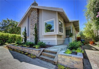 Building Photo - 4Bd/2.75Ba Seattle House