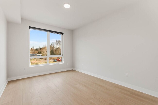 Building Photo - 6901 NE 184th Ln