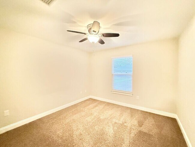 Building Photo - 2016 Salamanca St