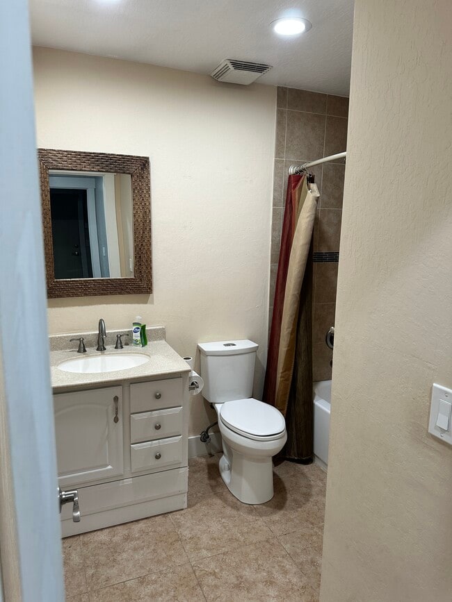 Bathroom 2 - 4864 Chablis Ct