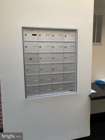 Building Photo - 1654 Euclid St NW