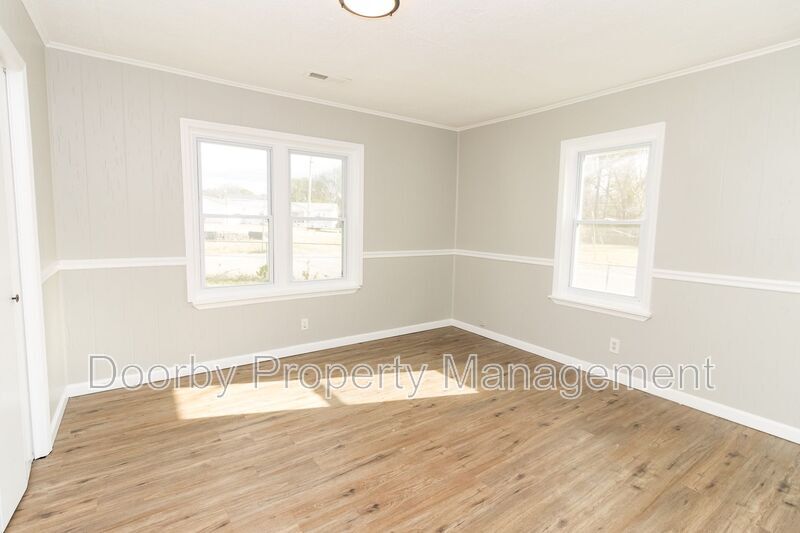 Building Photo - 278 Hollywood Dr