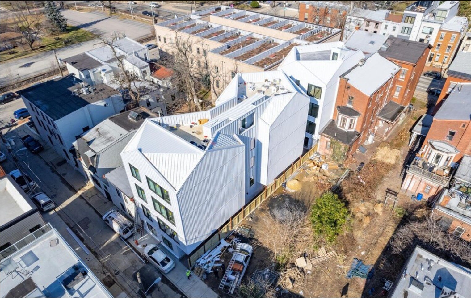 Building Photo - 2011 Cambridge St