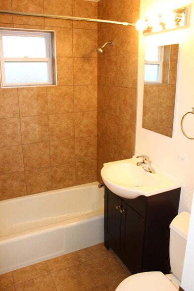 Building Photo - 14455 Jefferson Ave