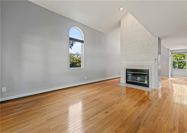 Building Photo - 24 Smith St