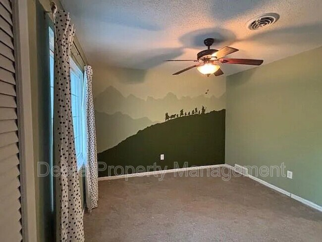 Building Photo - 9616 Hadley Dr