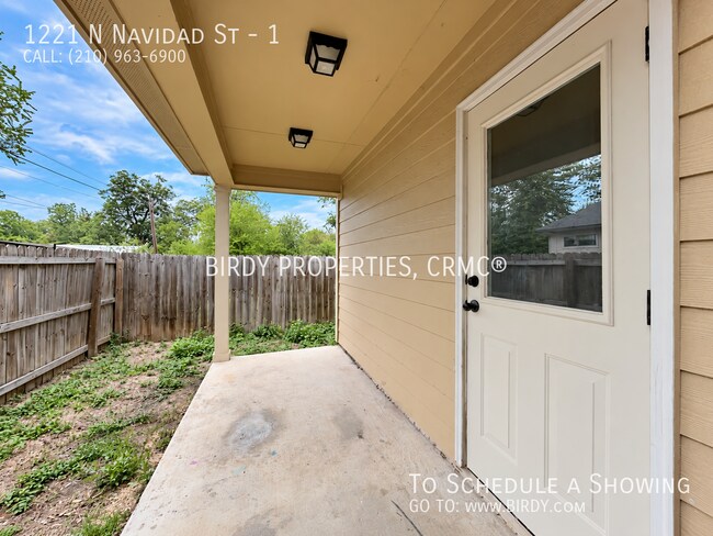 Building Photo - 1221 N Navidad St