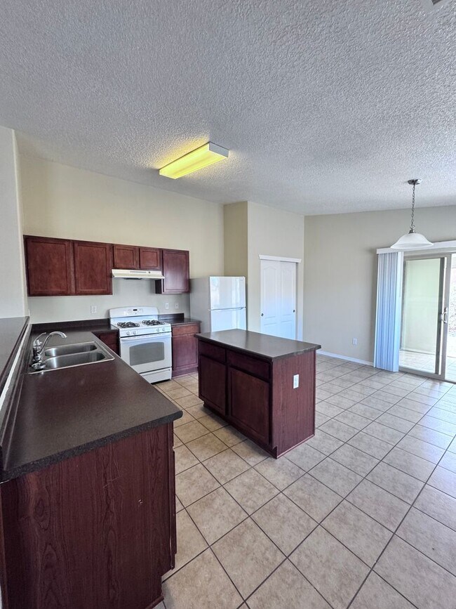 Building Photo - 671 Purple Aster Ave SW