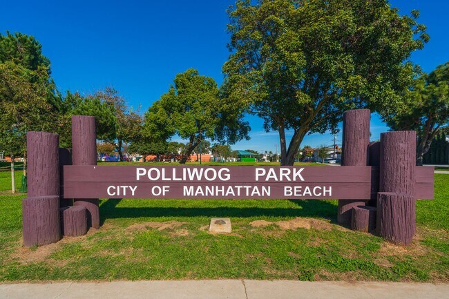 Building Photo - Cozy Condo in Manhattan Beach!