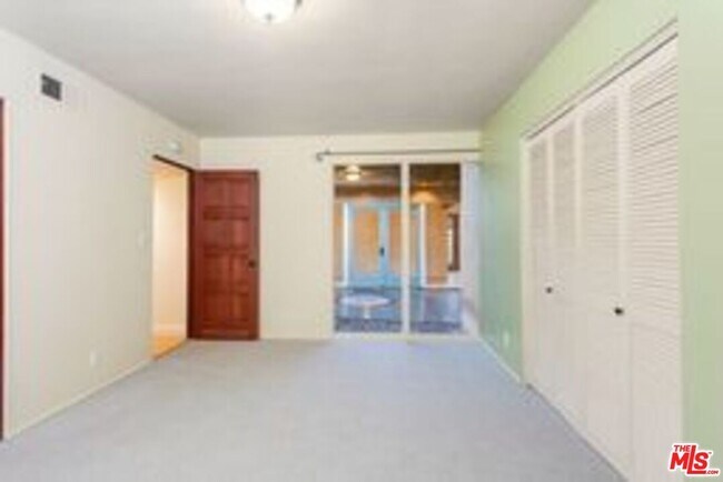 Building Photo - 16141 Bayberry Pl