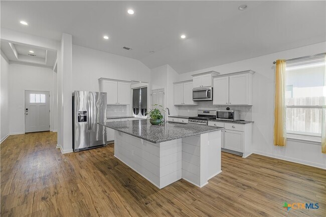 Building Photo - 412 Brushy Creek