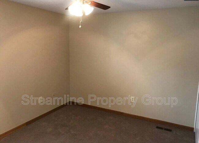 Building Photo - 1201 Galapago St