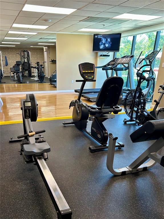 Building Photo - 7050 Sunset Dr S