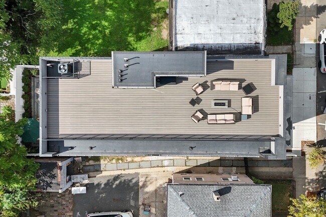 Building Photo - 335 Virginia Ave