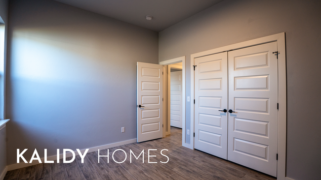 Building Photo - 308 W 3rd St