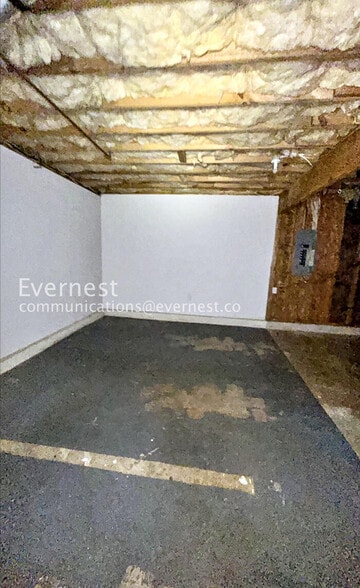 Building Photo - 33 Cathedral Heights