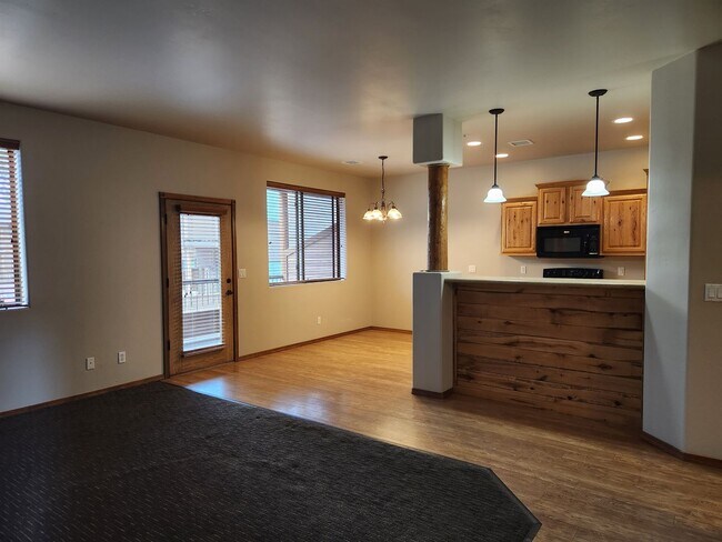 Building Photo - 200 E Malibu Dr
