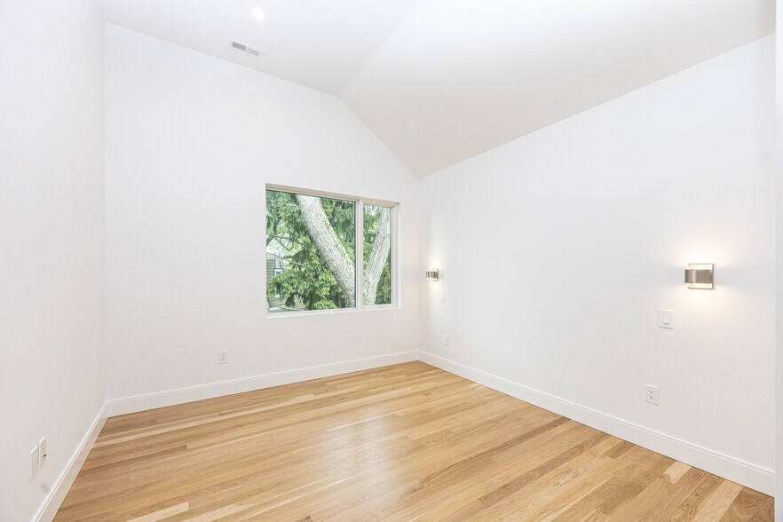 Building Photo - 95 Griswold St
