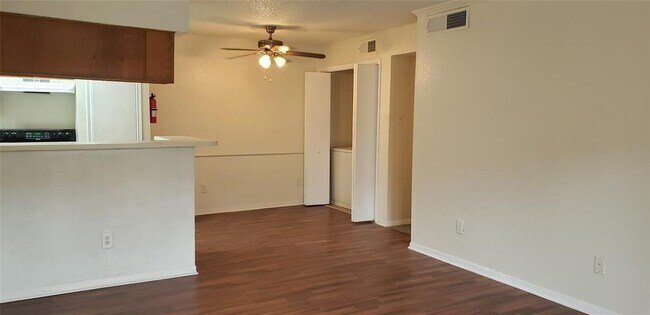 Building Photo - 3600 Jeanetta St