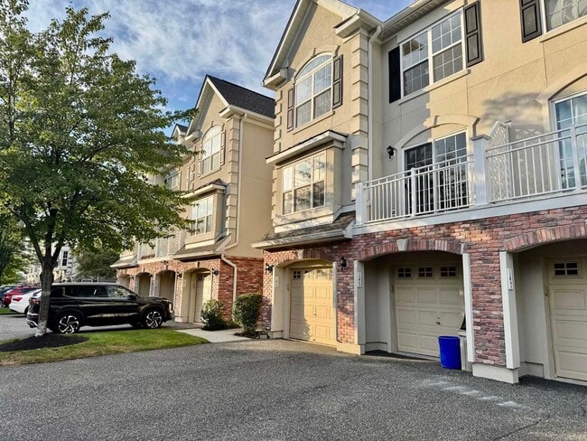 Building Photo - 145 Blue Heron Dr