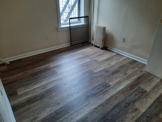 BR - 23 Cortlandt St