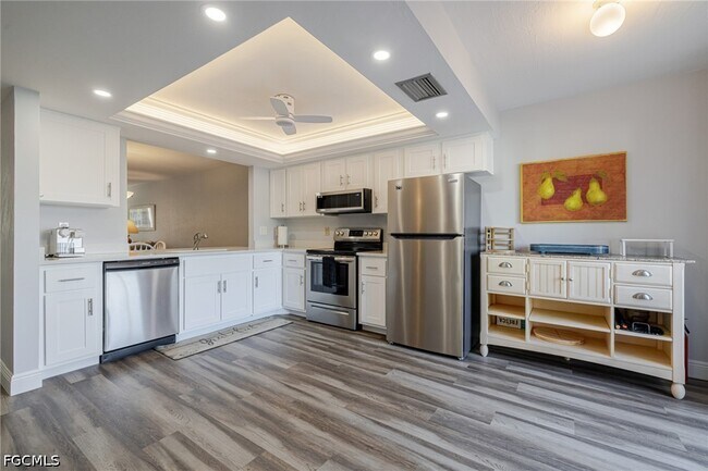 Building Photo - 600 Misty Pines Cir