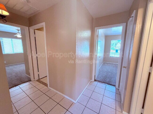 Building Photo - 2293 E Longhorn Pl