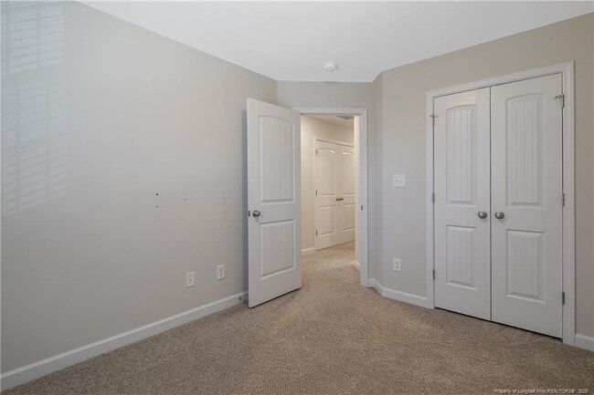 Building Photo - 393 Hicks Ave