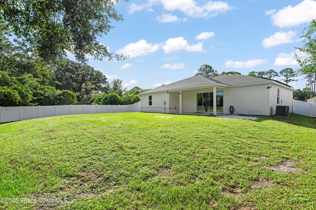 Building Photo - 1426 Seeley Cir NW