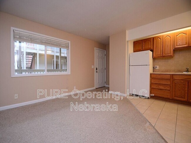 Building Photo - 612 N 46th St