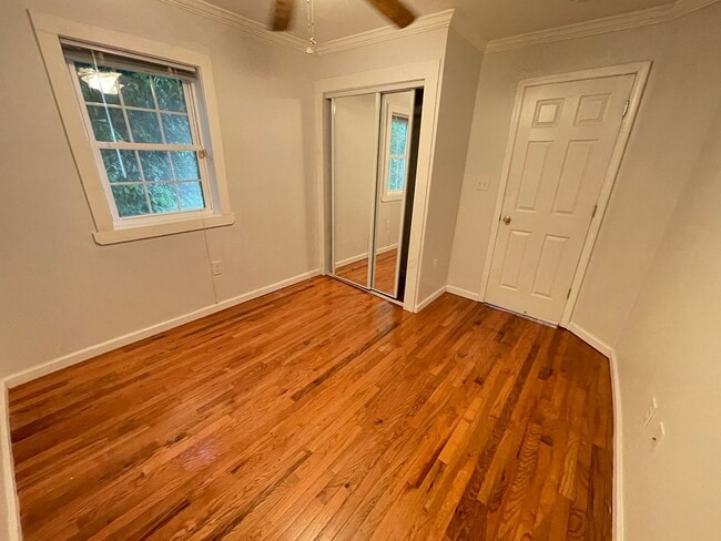 Building Photo - Nice 3br house w/ parking, central AC - wa...